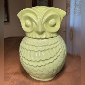 Large Lime-Green Ceramic Cookie Jar in Shape of Owl 10"-tall